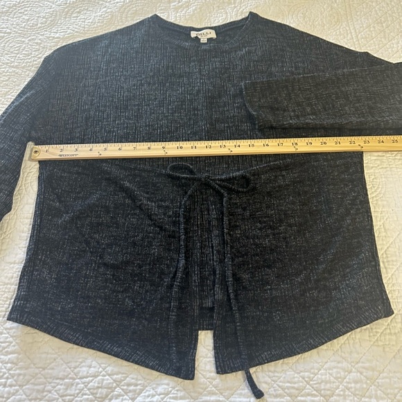 - Gilli Dark Charcoal Color Chenille Long Sleeve Top. Size Large. - Picture 3 of 4